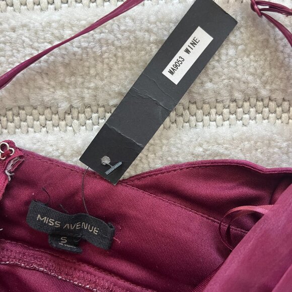 NWT Miss Avenue Burgundy Tulle Maxi Dress, in size Small - Picture 5 of 7
